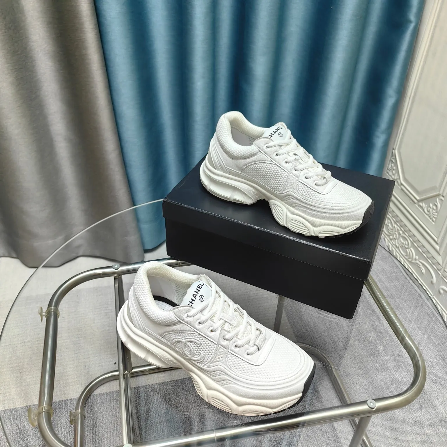 p680🐮🐮Chanel Chanel dad shoes, men and women couples - 2025 counter top casual sports shoes This classic design; the upper is electro-embroidered with a variety of techniques; the outsole is fashionable and sporty; it is unusual to incorporate a variety of color matching elements... The diversified mix and match is very beautiful and versatile, casual, fashionable, sports and outdoor can be taken into account... ꫛꫀꪝ Go➫ Material: ❶Upper is made of: Original imported first-layer silk cowhide + original waterproof cloth + original first-layer cowhide ❷Inner lining: original sheep lining + mesh ❸Outsole based on: original TPU combination outsole Special counter boutique packaging complete set for women 35–41